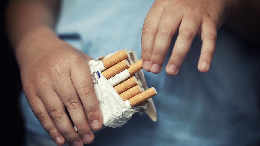 Apabila Anak-anak Tertangkap Merokok, Ibu Bapa Harus Melakukannya