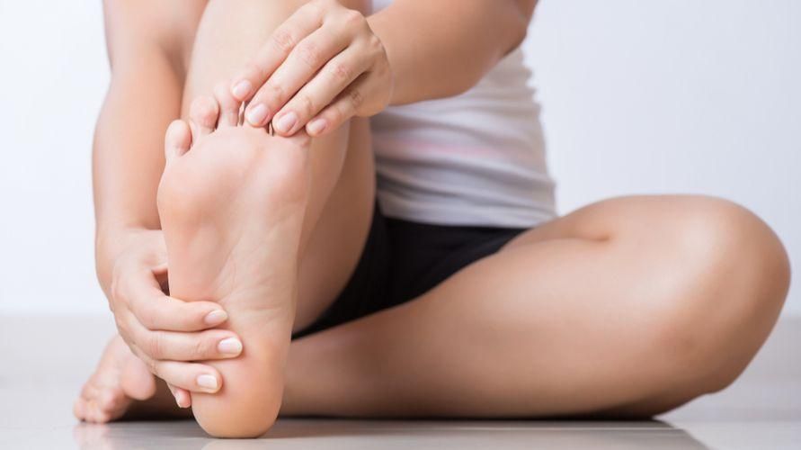 13 начина да разтягате краката у дома, когато ви боли