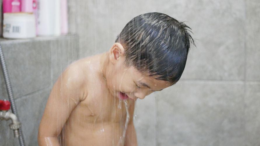 علامات استعداد الطفل للاستحمام ونصائح للحفاظ على سلامته