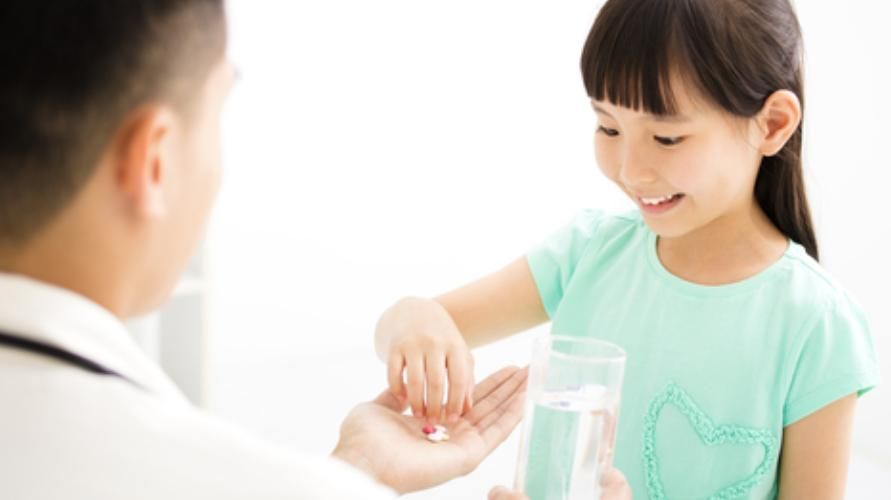 8 طرق للتغلب على صعوبة الأطفال في تناول الأدوية بفاعلية