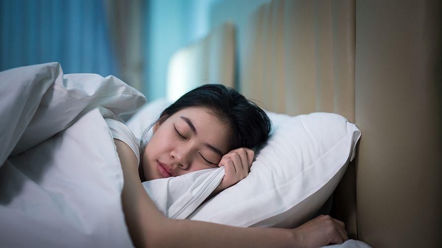 หากการนอนดึกทำให้อ้วน การนอนหลับเพื่อลดน้ำหนักมีประโยชน์หรือไม่?