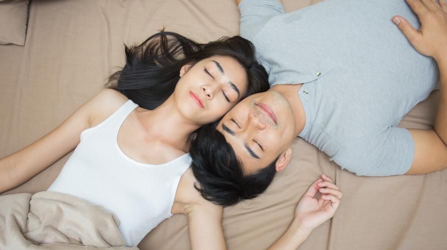 Çiftlerin Çeşitli Uyuma Pozisyonları ve İlişkilerdeki Anlamları