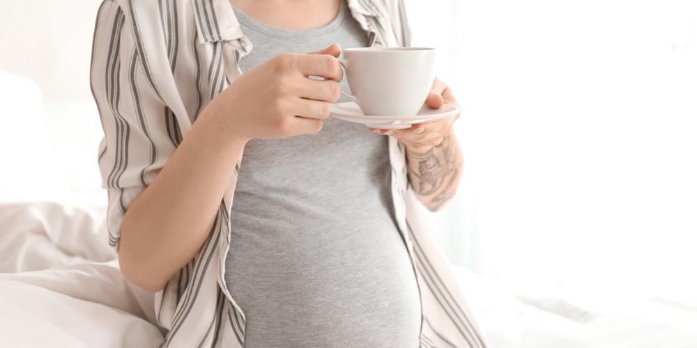 妊娠中の女性はコーヒーを飲むことができますか？これは胎児への影響です