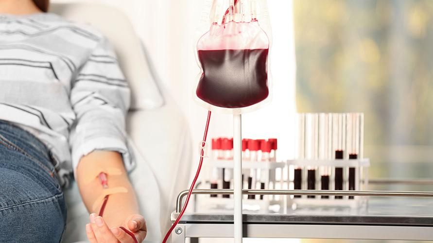 نادر الحدوث ، تحقق من المضاعفات والآثار الجانبية لعملية نقل الدم