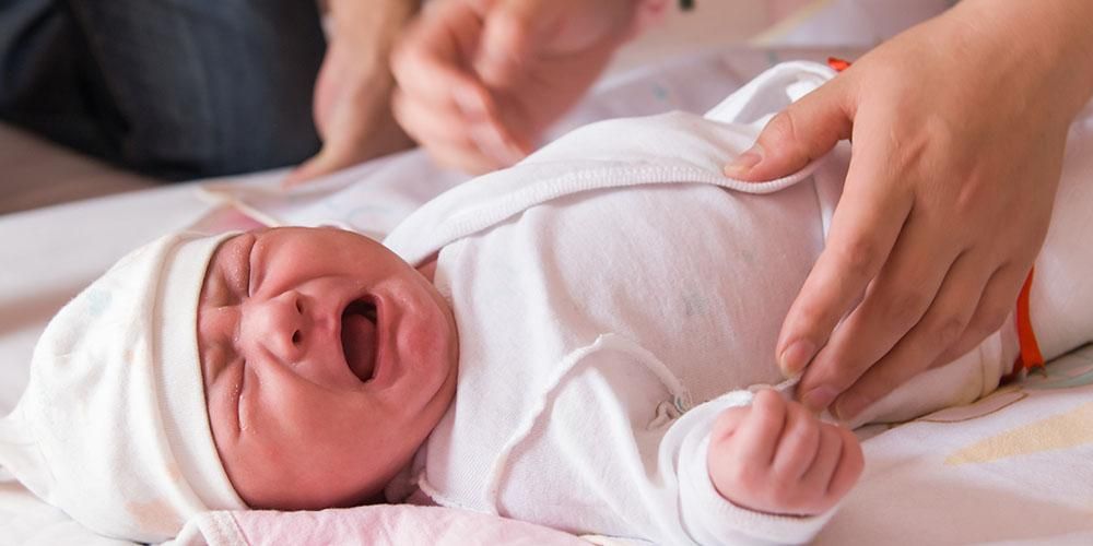 11 Cara Berkesan untuk Menenangkan Bayi Meringankan Tangisan Anak Kecil Anda