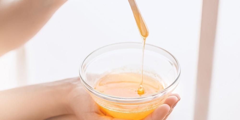 Ползите от меда за блестяща здрава коса и как да си направите маска