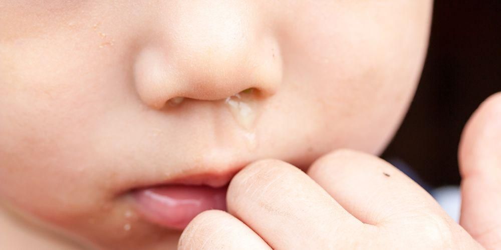 子供の鼻水に自然に対処する方法を知る