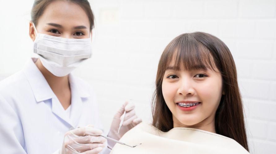 Dentista specialista in ortodonzia, in cosa differisce dai dentisti ordinari?