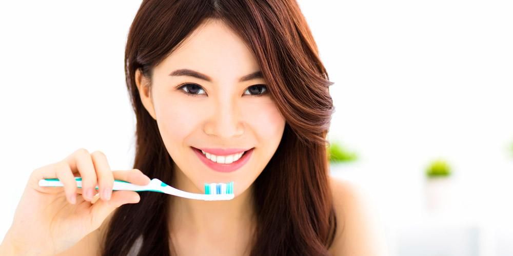 あなたの歯をよく磨き、最大のきれいな口を修正する方法
