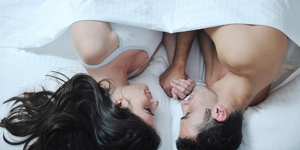 8 أنماط جنسية حسية يمكنك تجربتها الليلة لتكون أكثر حميمية مع شريكك
