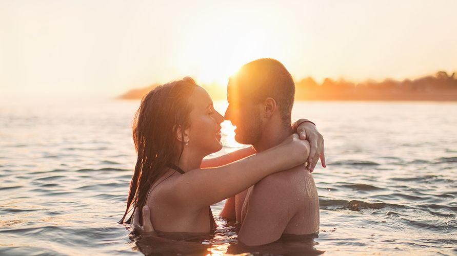 水のセックスの危険性、異なる感覚を与える水で恋をする