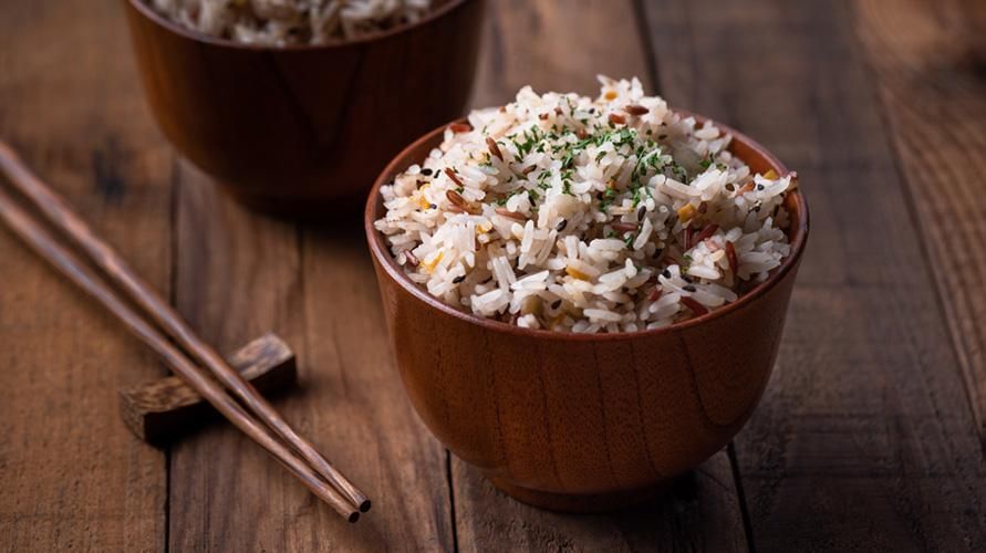 بديل الأرز متعدد الحبوب للأرز ، هل هو بالفعل أكثر صحة؟