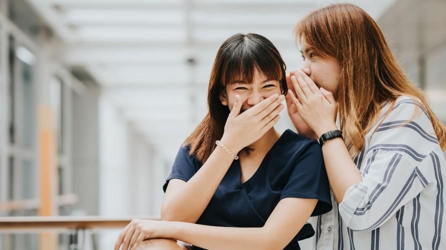 7 Sebab Mengapa Ramai Orang Senang Bercakap Tidak Baik Tentang Orang Lain