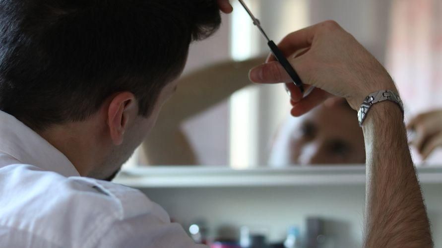 Как да подстрижете косата си, което може да се направи у дома