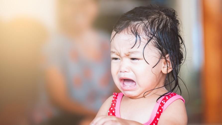 Çocukların Sıklıkla Bağıran ve Kızgın, Ebeveynlerin Kafasını Sıkıştıran Nedenlerini Bilmek