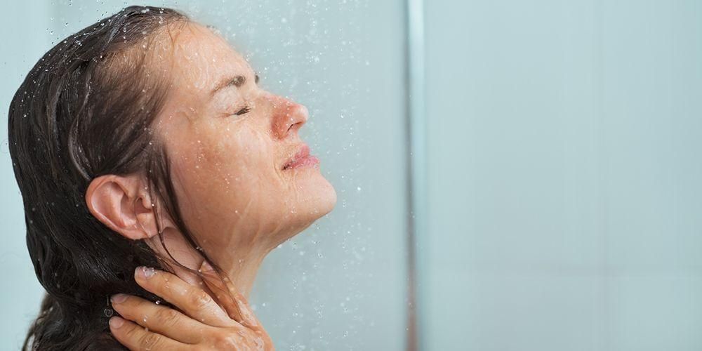 Вземането на душ след тренировка се оказва полезно за здравето