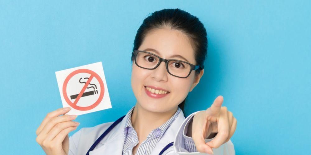 Wanita Merokok dan Bahaya Penyakit yang mengintai