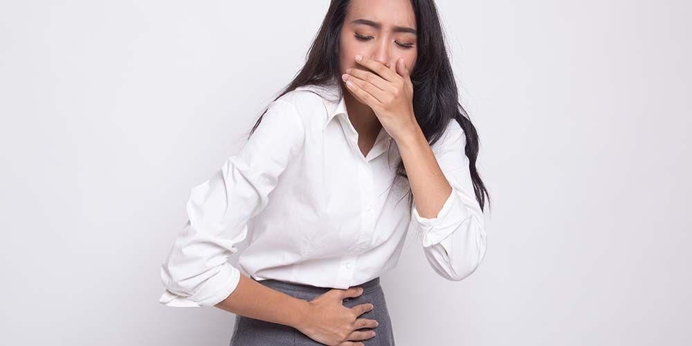 絶食時の吐き気と嘔吐の原因とその予防方法