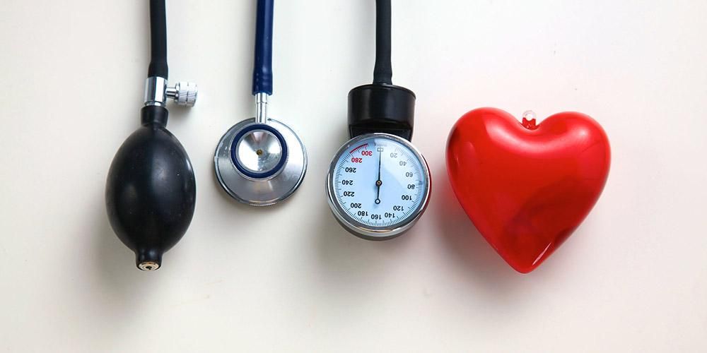 Cara memilih meter tekanan darah dan cara menggunakannya di rumah