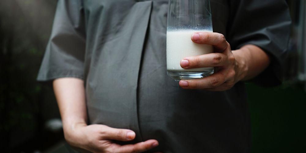 فوائد وأنواع مختلفة من الحليب للحامل