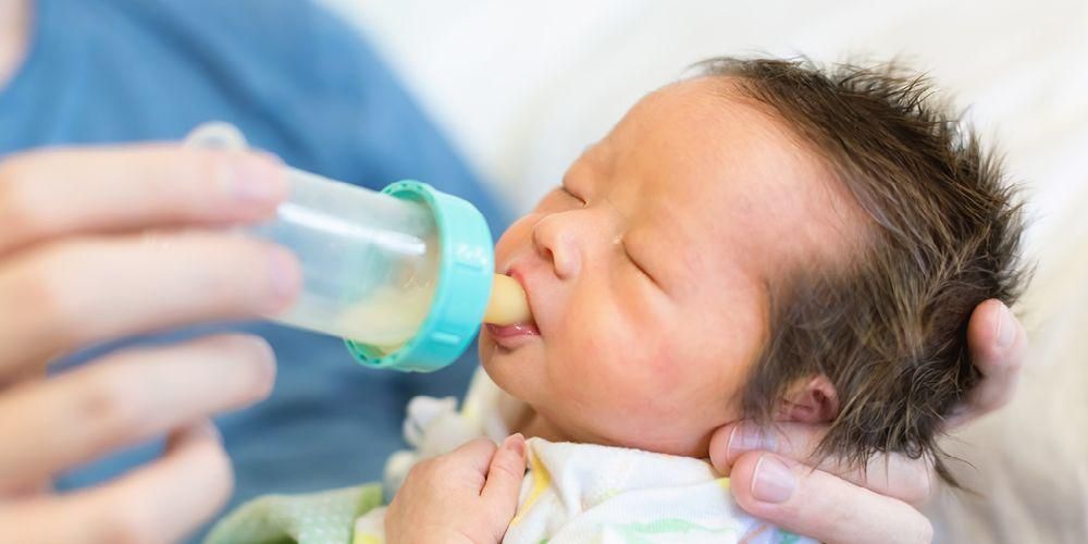 粉ミルクにアレルギーのある乳児の特徴、親は知っておくべき