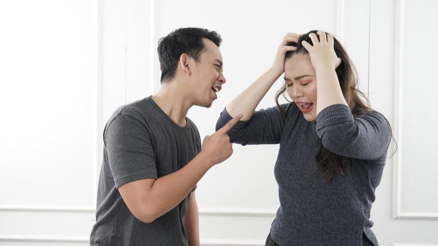 Adakah Berkelahi dengan Pasangan Anda Menunjukkan Hubungan Tidak Sihat?