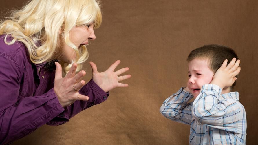 10 آثار سيئة للصراخ في كثير من الأحيان على الأطفال والتي يجب على الآباء الانتباه لها