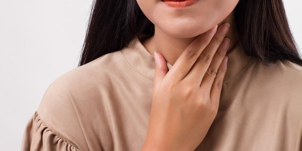 Imparare da Raffi Ahmad, attenzione alle cause del mal di gola nelle corde vocali