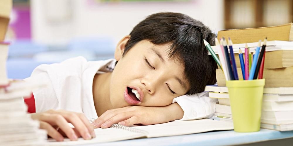 6 Punca Tabiat Tidur Anak di Kelas dan Cara Mengatasinya
