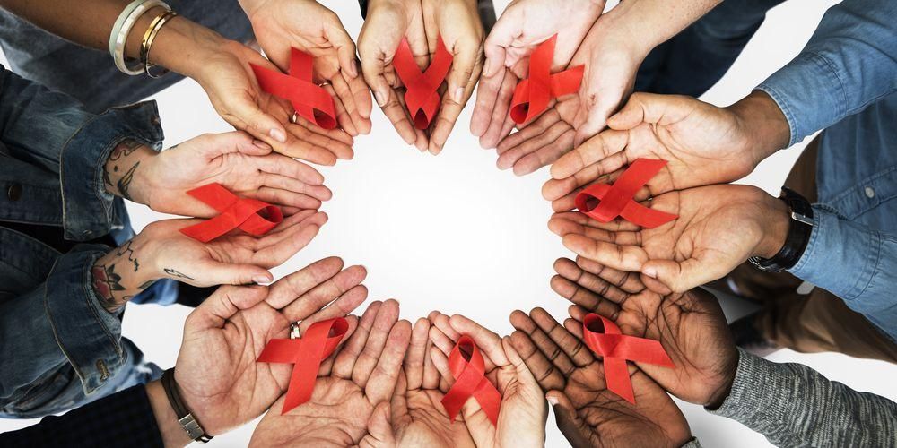 HIV ile Yaşayan Sanatçıların Sıra Sıraları ve Açık Olma Mücadeleleri