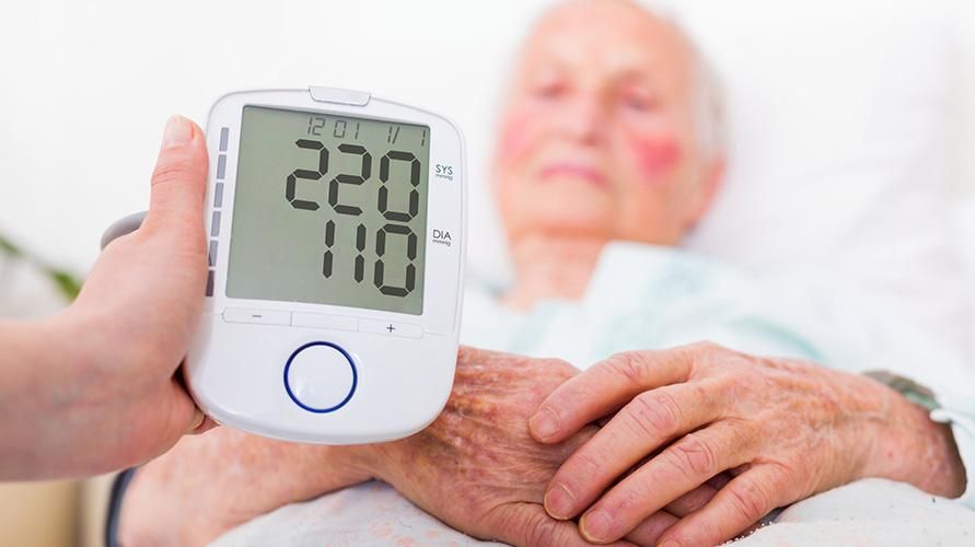 حالات الطوارئ الناتجة عن ارتفاع ضغط الدم تتسبب في تلف الأعضاء ، ما الذي يسبب ذلك؟