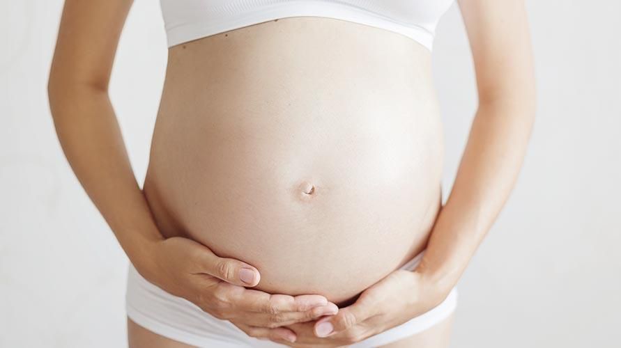 Dolore all'ombelico durante la gravidanza del terzo trimestre, è pericoloso?