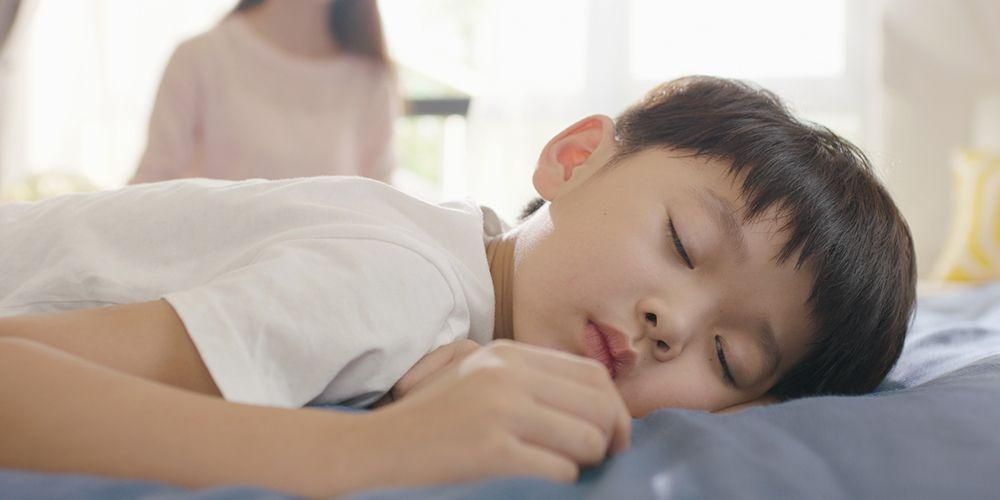 Научете часовете за сън на децата въз основа на тяхната възраст